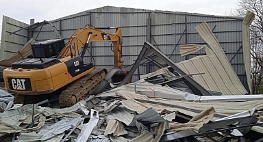 Nilüfer’de kaçak fabrikalar yıkıldı