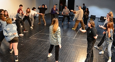 Nilüfer Gençlik Tiyatrosu’nda yeni oyun için çalışmalar başladı 