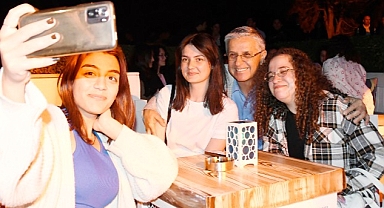 Öğrencilere sınav öncesi motivasyon yemeği