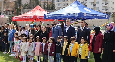 Otizm Çocuklar Düzenlenen Şenlikte Aileleriyle Birlikte Eğlendi