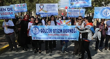 “Otizmin İlacı Sevgidir, Çocuklarımız Asla Yalnız Değiller”