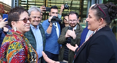 Ressam Abacıoğlu, Caz Dolu Resimlerle Aydın Büyükşehir Belediyesi Tekstil Park Sanat Galerisi’nde