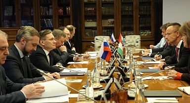 Rosatom Genel Müdürü Likhachev, Macaristan Dışişleri ve Dış Ticaret Bakanı Péter Szijjártó ile görüştü