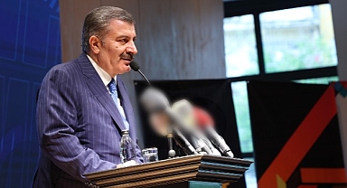 Sağlık Bakanı Koca Taş Bina Kültür ve Sanat Merkezi’nde Gençlerle Buluştu