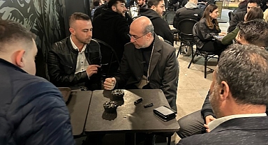 Selçuklu Belediye Başkanı Ahmet Pekyatırmacı, 14 Mayıs Cumhurbaşkanlığı ve Genel seçimleri kapsamında Bosna Hersek Mahallesi’nde kafe ziyaretleri gerçekleştirdi