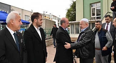 Selçuklu Belediye Başkanı Ahmet Pekyatırmacı, Cuma buluşmaları kapsamında Mobilyacılar Sitesinde vatandaşlar ile bir araya geldi