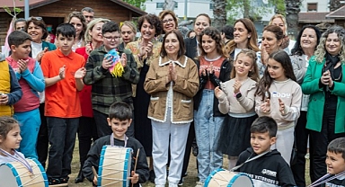 Selvi Kılıçdaroğlu İzmir'de kooperatifler ve çocuklarla buluştu