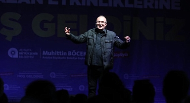 Sunay Akın Mahya Işıkları sohbetiyle Antalyalılarla buluştu