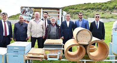 Türkiye’nin İlk Arı Pazarı Mustafakemalpaşa’da Kuruldu