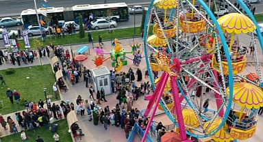Ücretsiz Çocuk Lunaparkı Tıklım Tıklım Doluyor