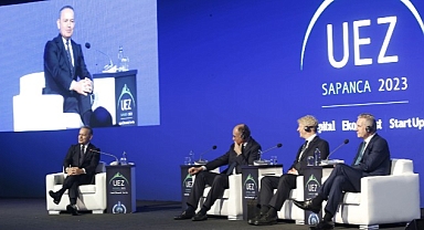 UEZ 2023’te yeni global politik düzenin dinamikleri konuşuldu