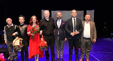 Uğur Mumcu tiyatro oyunuyla Yenişehir’de anıldı