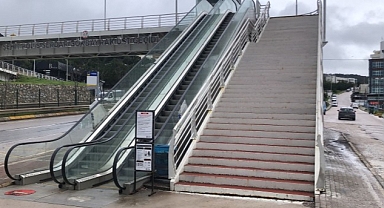 Umuttepe Yerleşkesi B Kapısı'nda yürüyen merdiven bakıma alındı