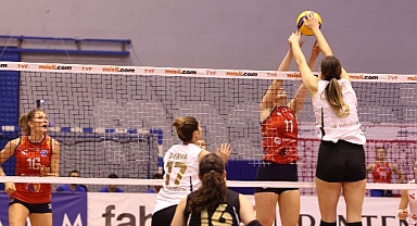 VakıfBank, ligde de kazanmaya devam ediyor