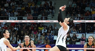 VakıfBank, PTT deplasmanında set vermedi