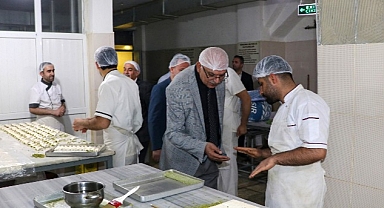 Van Büyükşehir Belediyesi, Ramazan Bayramı öncesinde kent genelindeki tatlı imalathaneleri ve satış noktalarını denetledi