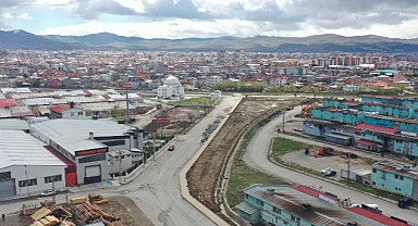 Van Büyükşehir Belediyesi Yeni Marangozlar Sanayi Sitesi’nde 12 dönümlük alanda park yapımına başladı