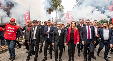 18 bin işçi toplu sözleşmeyi bayram havasında kutladı