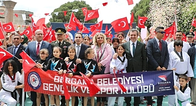 19 Mayıs Bergama'da törenle kutlandı