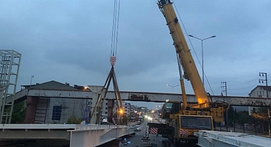 60 Evler üstgeçidinde köprü ve kiriş montajı tamam