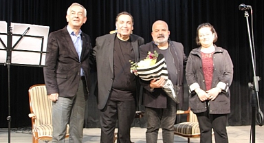 “80’ler 90’lar Gülümseten Hatıralar” büyük alkış aldı