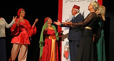 Aktif yaşlılardan müzikal komedi