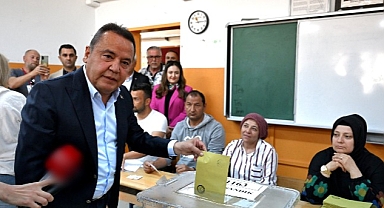 Antalya Büyükşehir Belediye Başkanı Muhittin Böcek Oyunu Kullandı