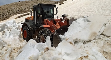 Antalya Büyükşehir ekiplerinden Mayıs ayında kar mesaisi