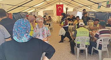 Antalya Büyükşehir'in deprem bölgesine yardımları sürüyor