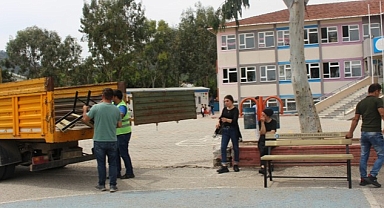 Antalya Büyükşehirden okul ve camilere bank ve piknik masası