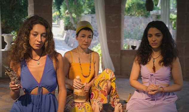 Aslı Enver ve Mehmet Günsür’ün Başrollerinde Yer Aldığı, Disney+’in Yeni Orijinal Dizisi ‘Arayış’tan İlk Tanıtım Yayınlandı!