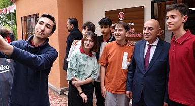 Atapark Ayçin Akkaş Kütüphanesi Hizmete Açıldı