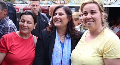 Aydın Büyükşehir Belediye Başkanı Özlem Çerçioğlu, Germencik Pazarı'nda vatandaşlarla bir araya geldi