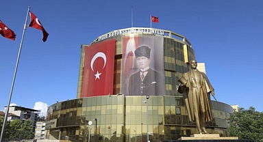 Aydın Büyükşehir Belediyesi, çalışanlarının en düşük maaşı asgari ücretin yüzde 40 fazlası olan 12 bin 50 lira yaptı