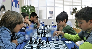 Aydın Büyükşehir Belediyesi’nin satranç turnuvasına yoğun ilgi