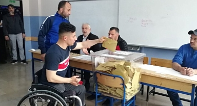 Bağcılar’da engelliler sandığa araçlarla götürüldü