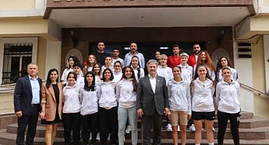 Başkan İduğ, şampiyonları ağırladı