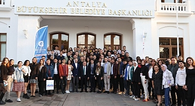  Başkan Muhittin Böcek 19 Mayıs Atatürk'ü Anma Gençlik Ve Spor Bayramı Mesajı