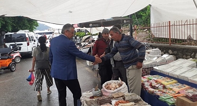 Başkan Topaloğlu’ndan pazar esnafına ziyaret