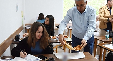 Başkan Topaloğlu öğrencilerle bir araya geldi