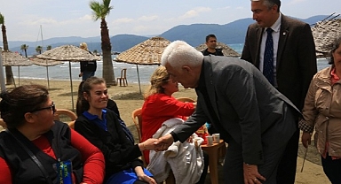 Büyükşehir Akyaka Sahilinde Uçurtma Şenliği Düzenledi 