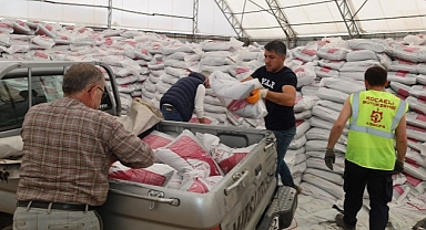 Büyükşehir'den çiftçilere yüzde 50 hibeli gübre dağıtımı sürüyor