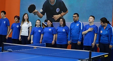 Büyükşehir’den özel sporcuların masa tenisi turnuvası