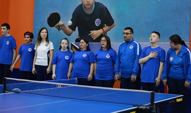 Büyükşehir’den özel sporcuların masa tenisi turnuvası