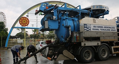 Büyükşehir, sağanak yağışa anında müdahale ediyor