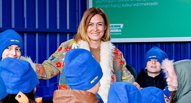 Ceyda Düvenci, Metro Türkiye’nin Depozito Alanında Çocuklara Geri Dönüşümün Önemini Anlattı