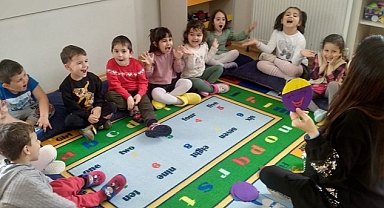 Çocuklar Oyun Evlerinde Hem Eğleniyor Hem Öğreniyor