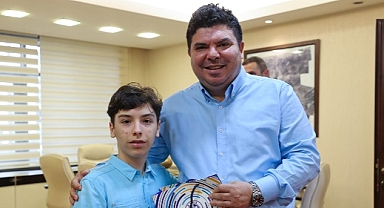 Dereceye girenlere ödül Başkan Erhan Kılıç’tan