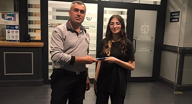 Düşürülen cüzdan ve telefon sahiplerine ulaştırıldı