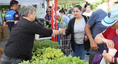 Efes Selçuk'ta Yurttaşlarla Dağıtılan Fidelerle Sofralar Bereketlenecek